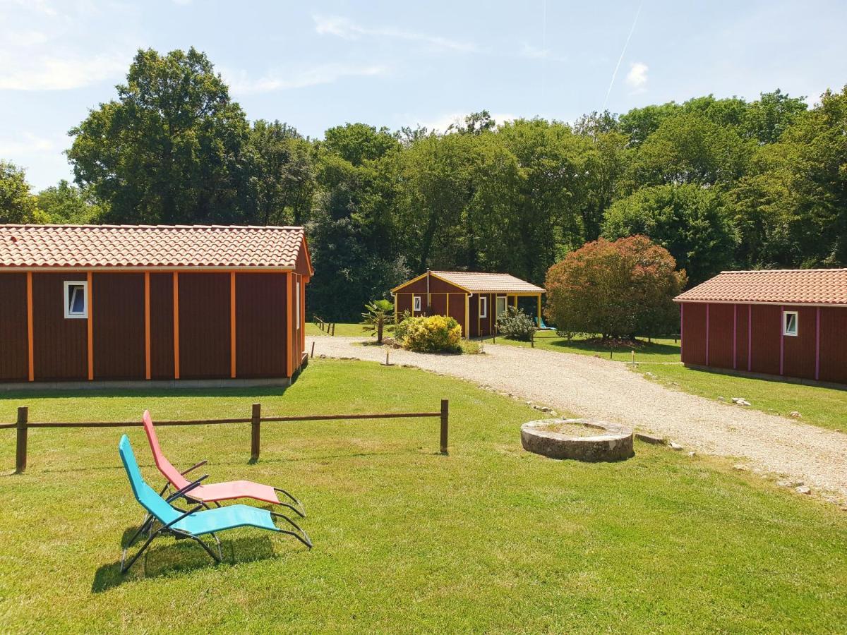 Les Chalets Du Quignon Autry-le-Chatel Exterior photo