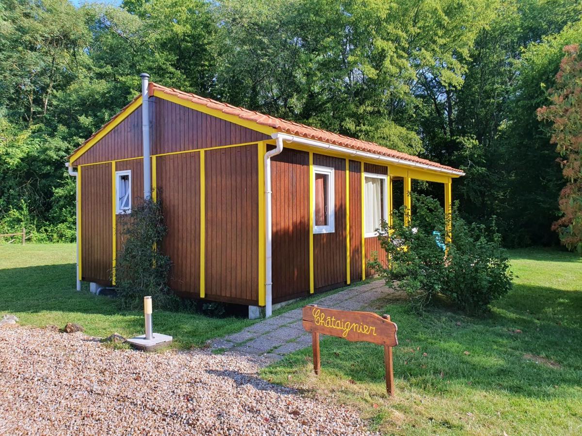 Les Chalets Du Quignon Autry-le-Chatel Exterior photo