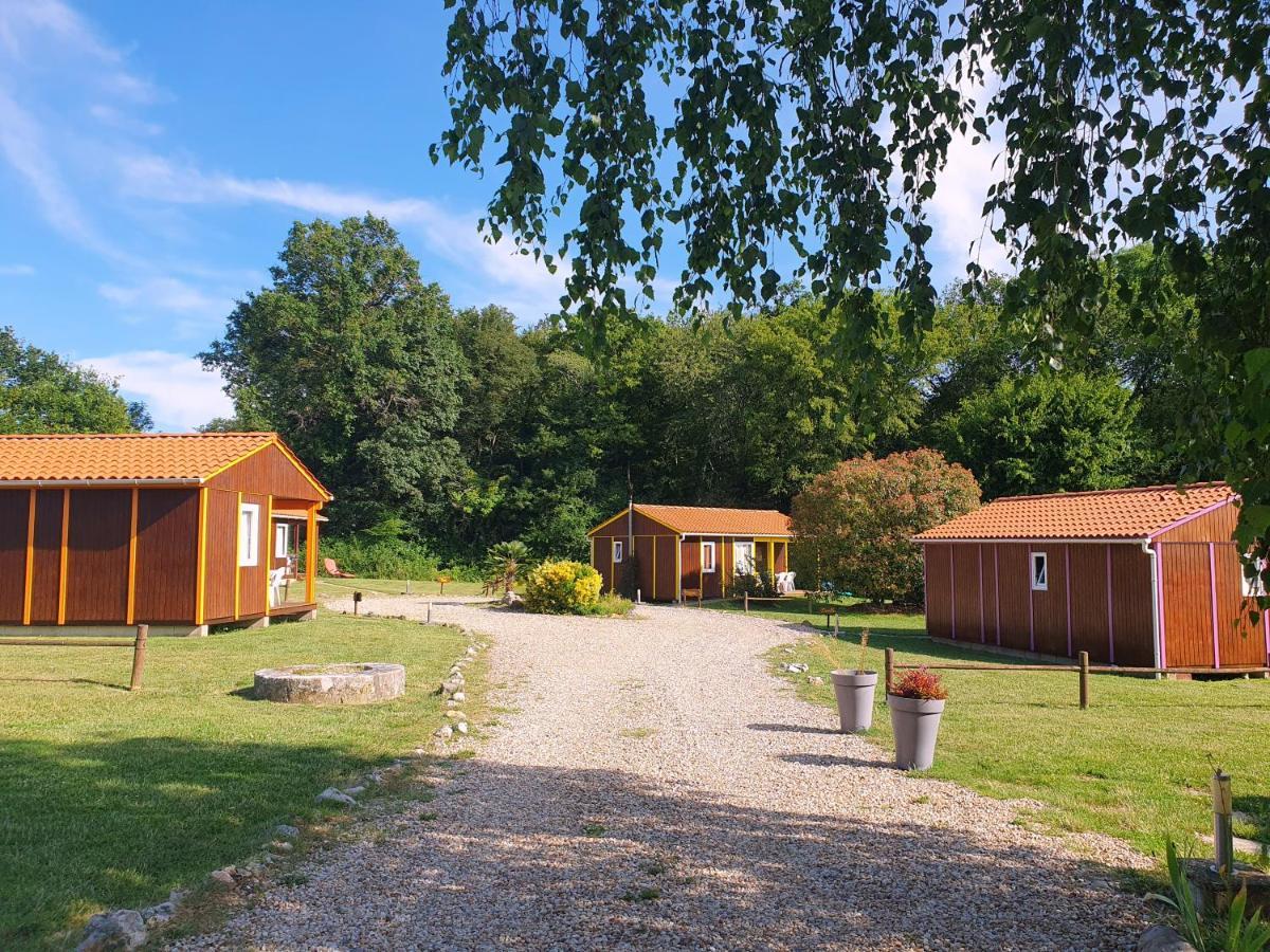 Les Chalets Du Quignon Autry-le-Chatel Exterior photo