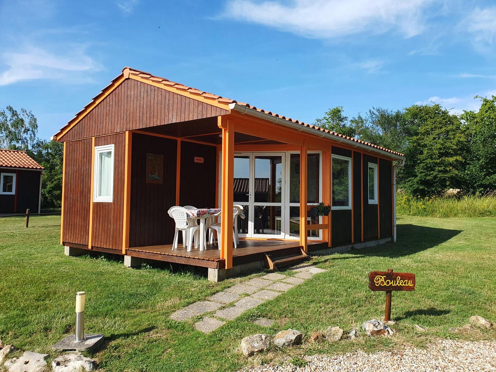 Les Chalets Du Quignon Autry-le-Chatel Exterior photo